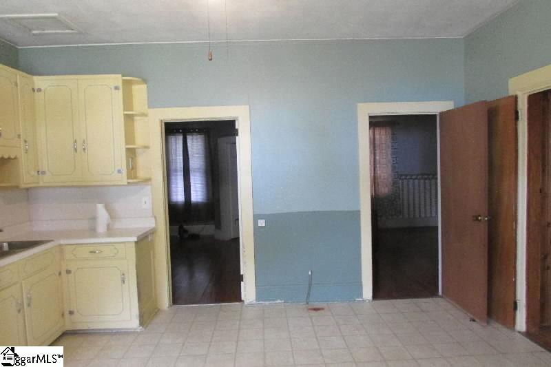 6 Townsend Street Laurens, SC 29360 - Photo 10 of 19