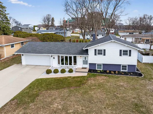 $339,900 | 944 Duchateau Avenue, Green Bay, WI 54304