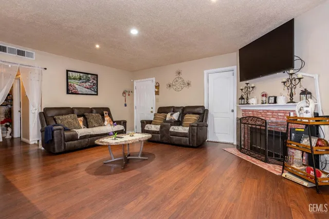 $320,000 | Undisclosed Address, Bakersfield, CA 93304