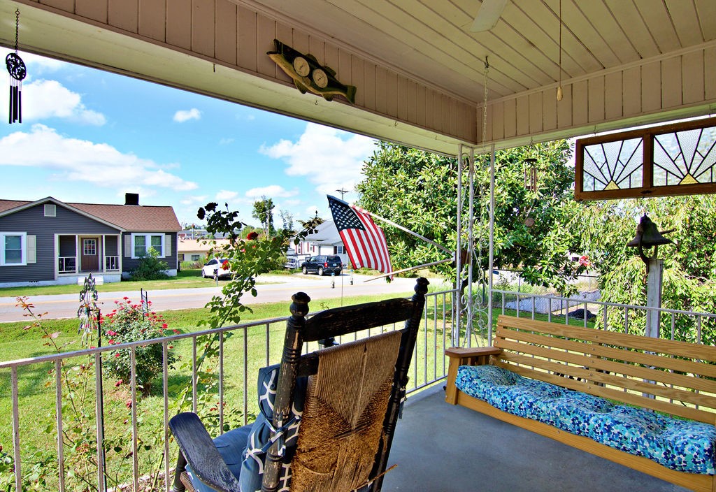 103 Daniel Avenue Seneca, SC 29678 - Photo 3 of 20