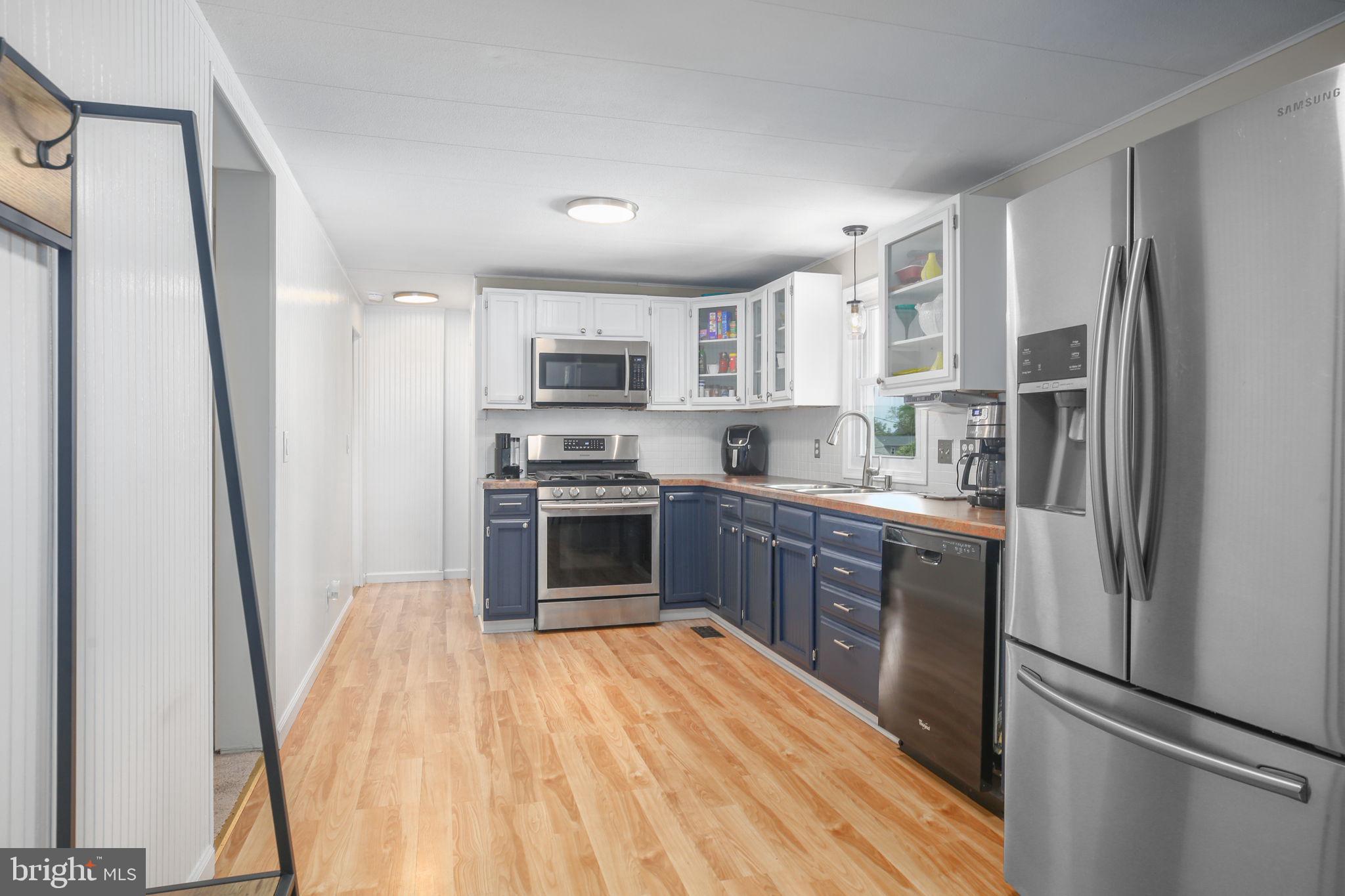 6181 3rd Street King George, VA 22485 - Photo 3 of 39 Kitchen w/Stainless Appliances
