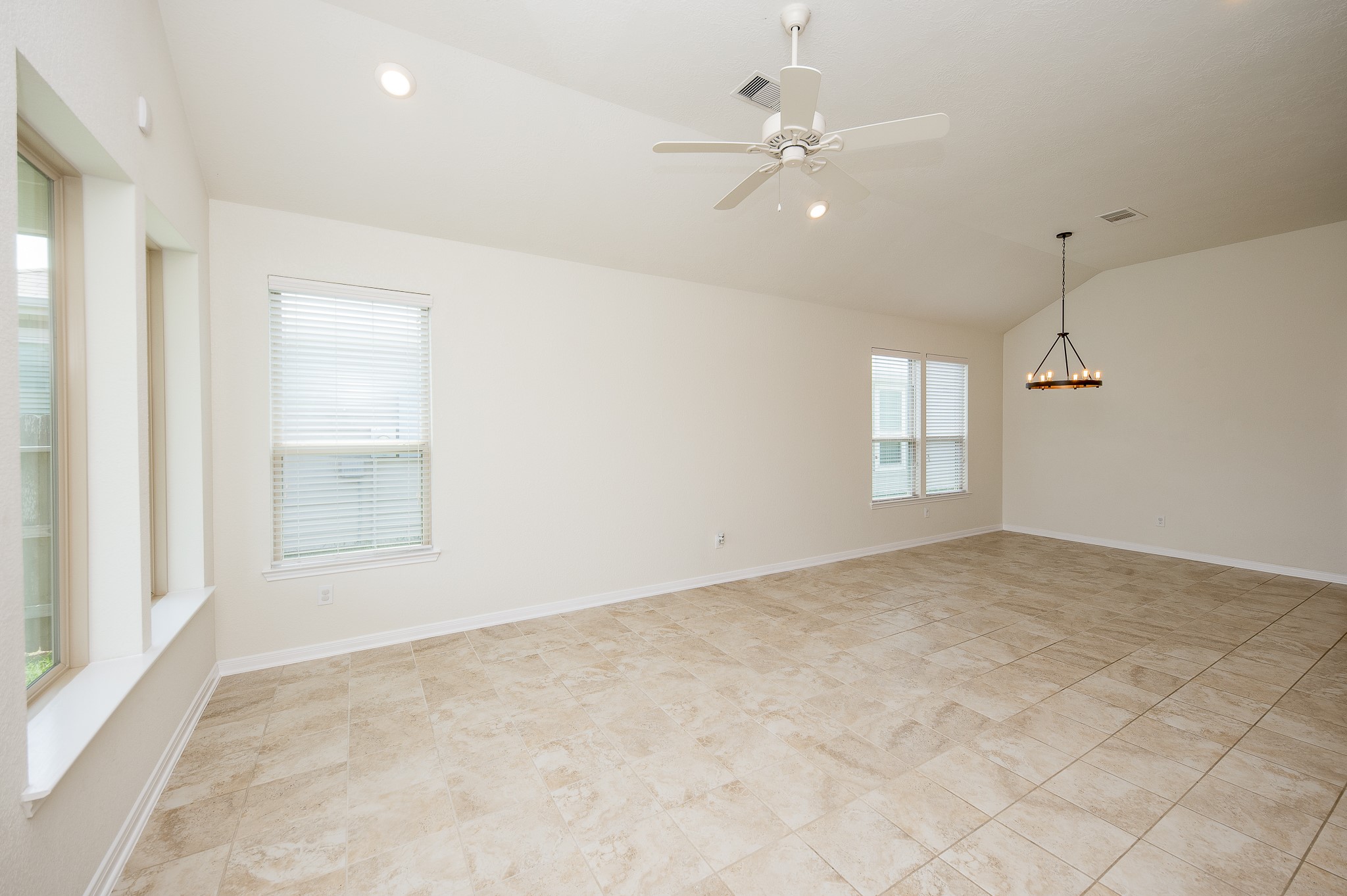 4614 Westgreen Ridge Road Katy, TX 77449 - Photo 11 of 28 Primary Bedroom