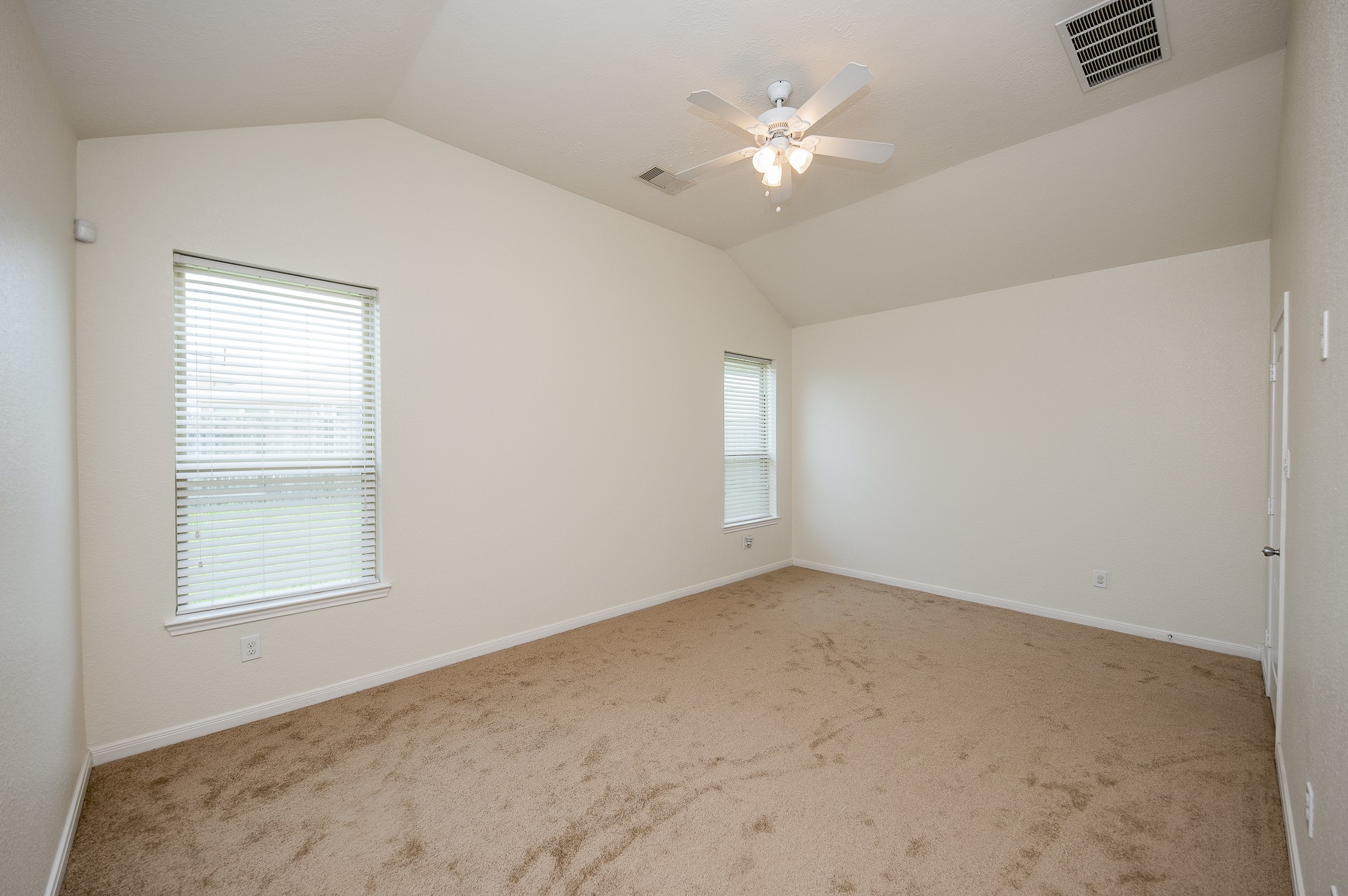 4614 Westgreen Ridge Road Katy, TX 77449 - Photo 13 of 28 Primary Bedroom