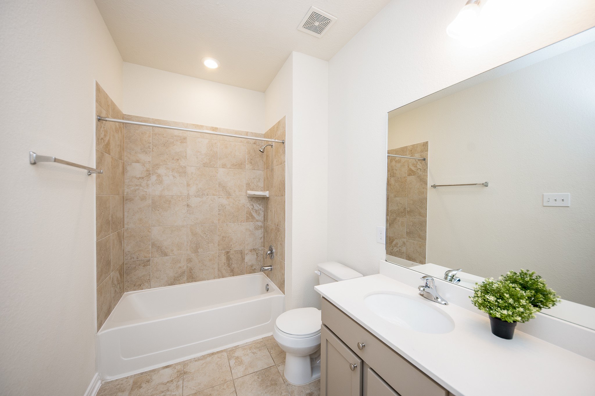 4614 Westgreen Ridge Road Katy, TX 77449 - Photo 20 of 28 Second bathroom