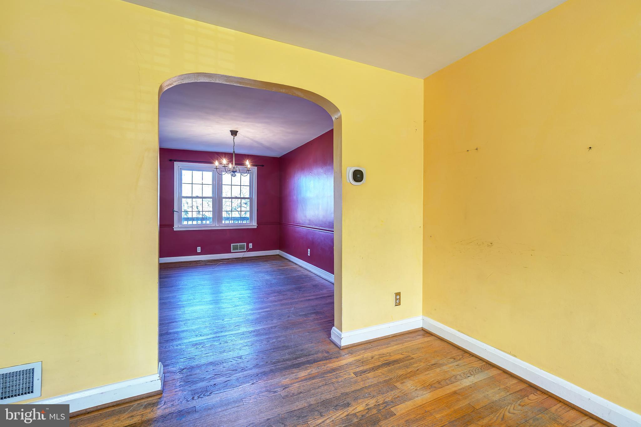 136 Brandon Road Baltimore, MD 21212 - Photo 11 of 45 Living Room