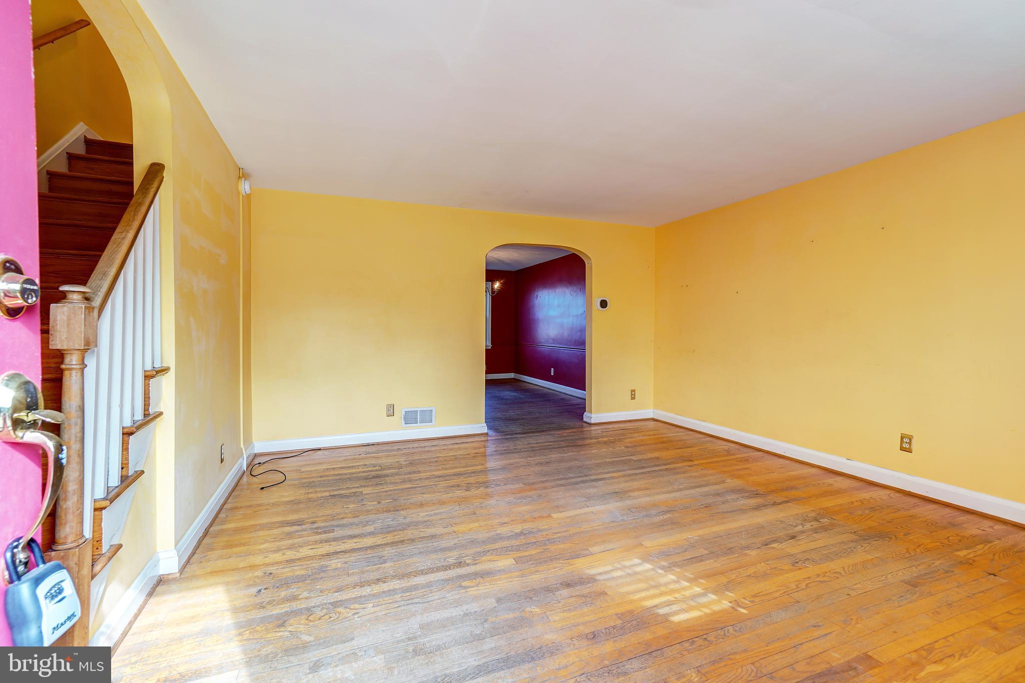 136 Brandon Road Baltimore, MD 21212 - Photo 5 of 45 Living Room
