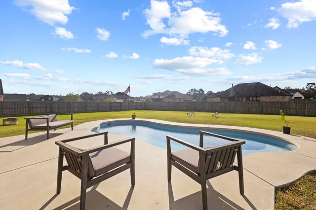 $410,000 | 621 Pioneer Drive, Bridge City, TX 77611
