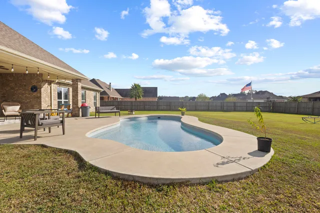 $410,000 | 621 Pioneer Drive, Bridge City, TX 77611