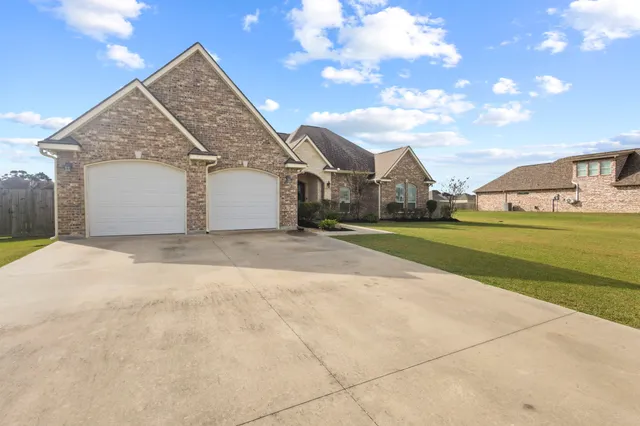 $410,000 | 621 Pioneer Drive, Bridge City, TX 77611