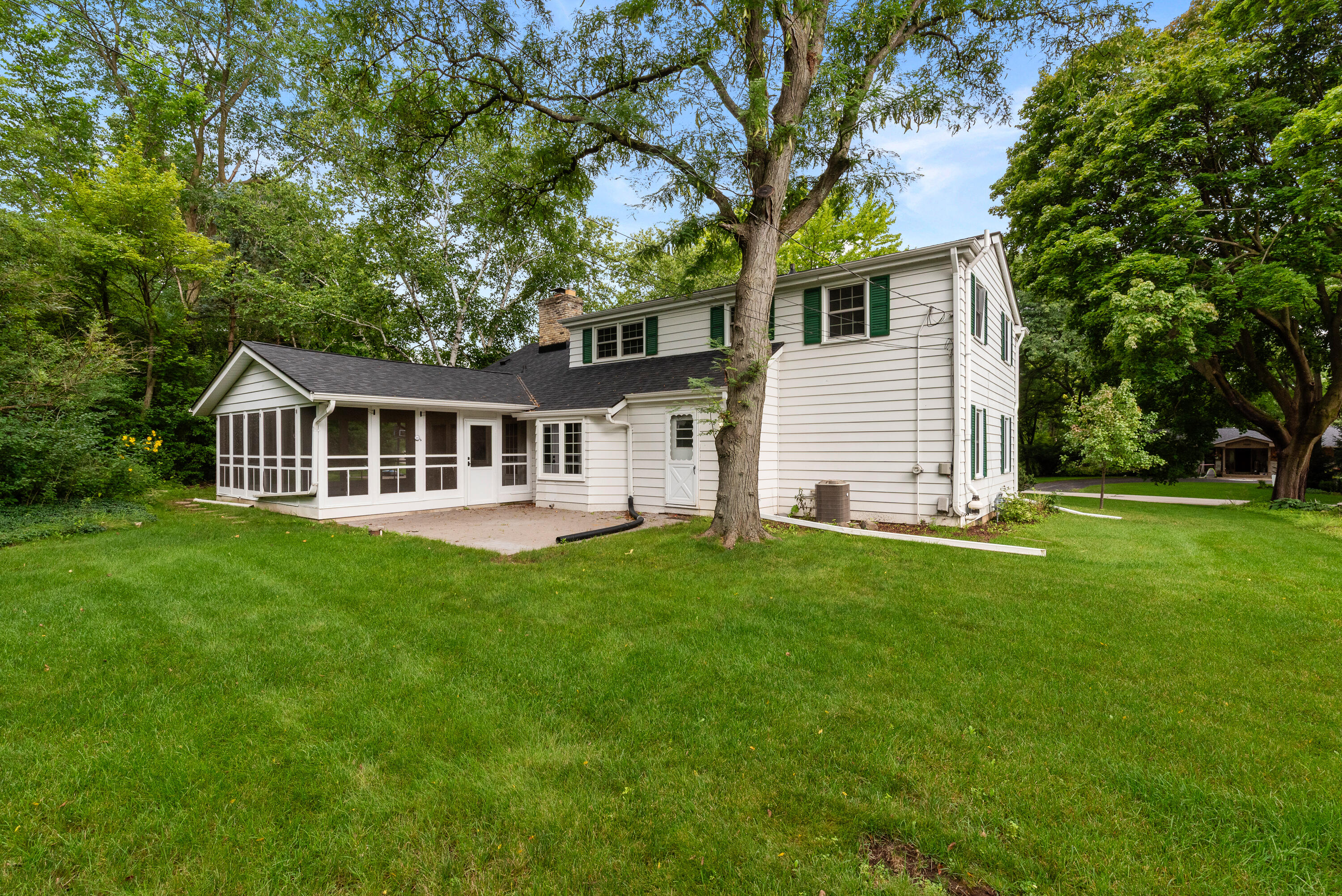 14625 Club Drive Elm Grove, WI 53122 - Photo 3 of 37 14625 Club Dr-30