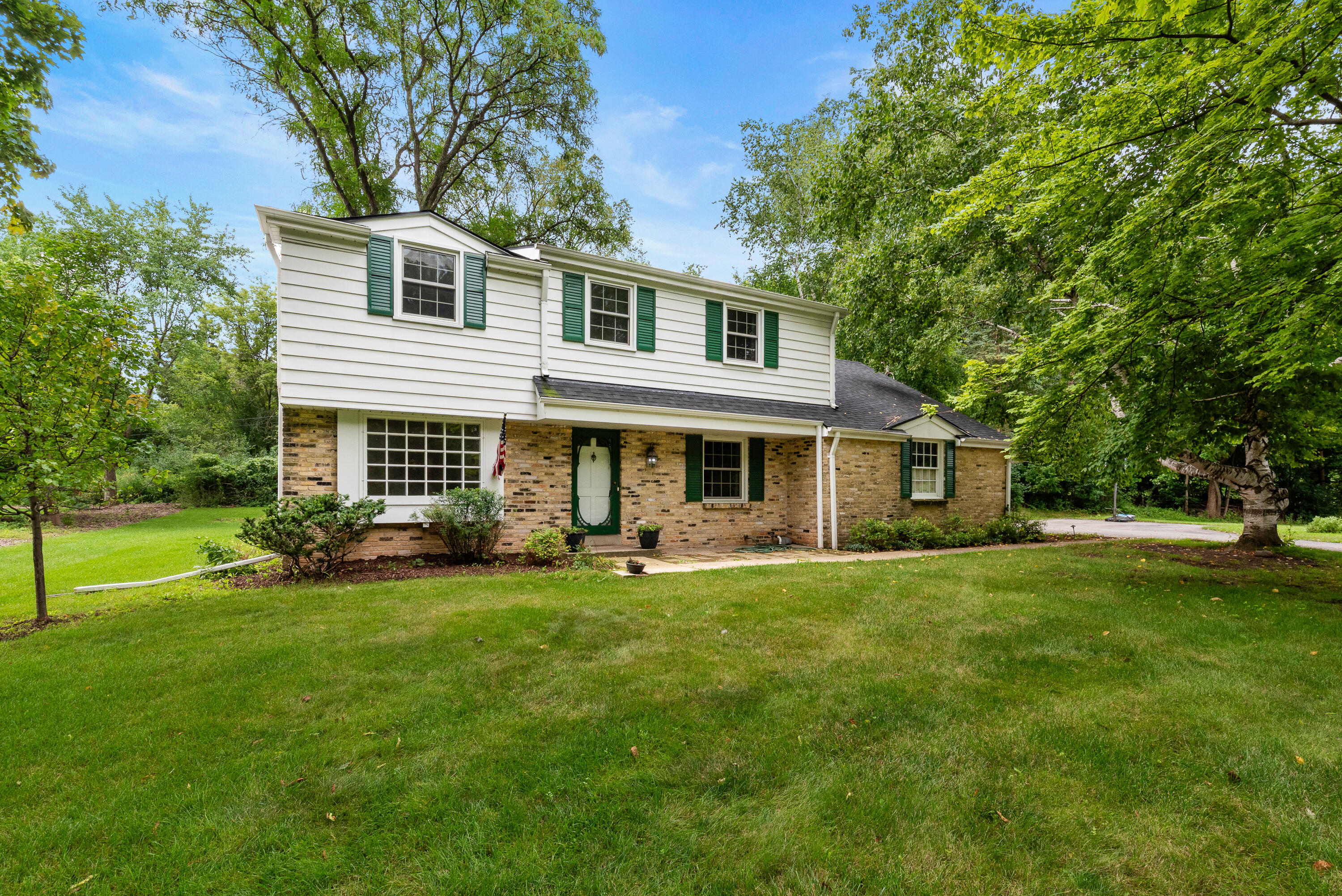 14625 Club Drive Elm Grove, WI 53122 - Photo 4 of 37 14625 Club Dr-28