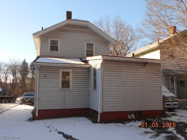 817 Springdale Street Akron, OH 44310 - Photo 2 of 12