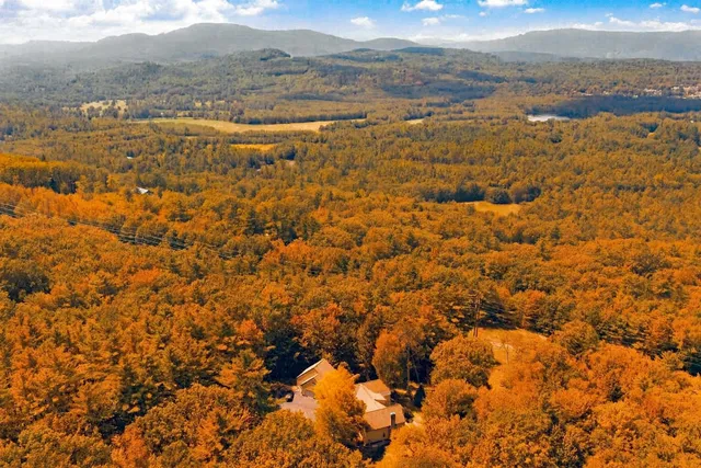 $949,000 | 133 Sargent Road, Holderness, NH 03245