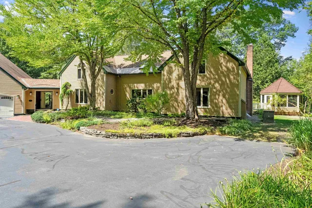 $925,000 | 133 Sargent Road, Holderness, NH 03245