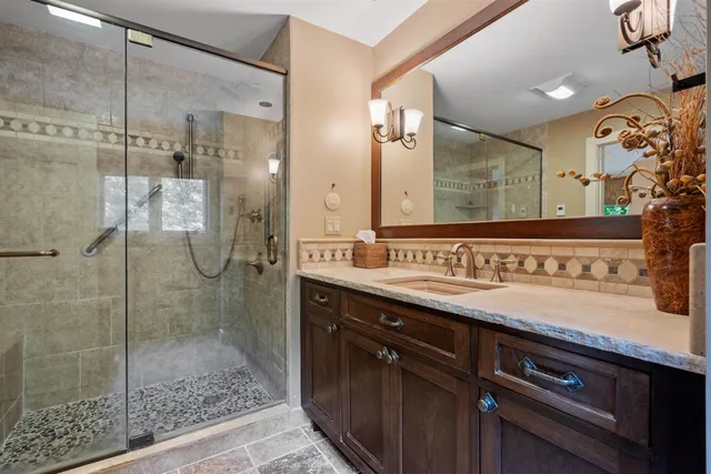 $949,000 | 133 Sargent Road, Holderness, NH 03245