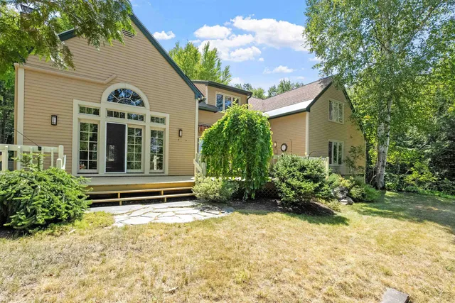 $949,000 | 133 Sargent Road, Holderness, NH 03245