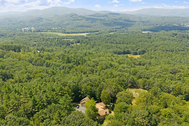 $949,000 | 133 Sargent Road, Holderness, NH 03245