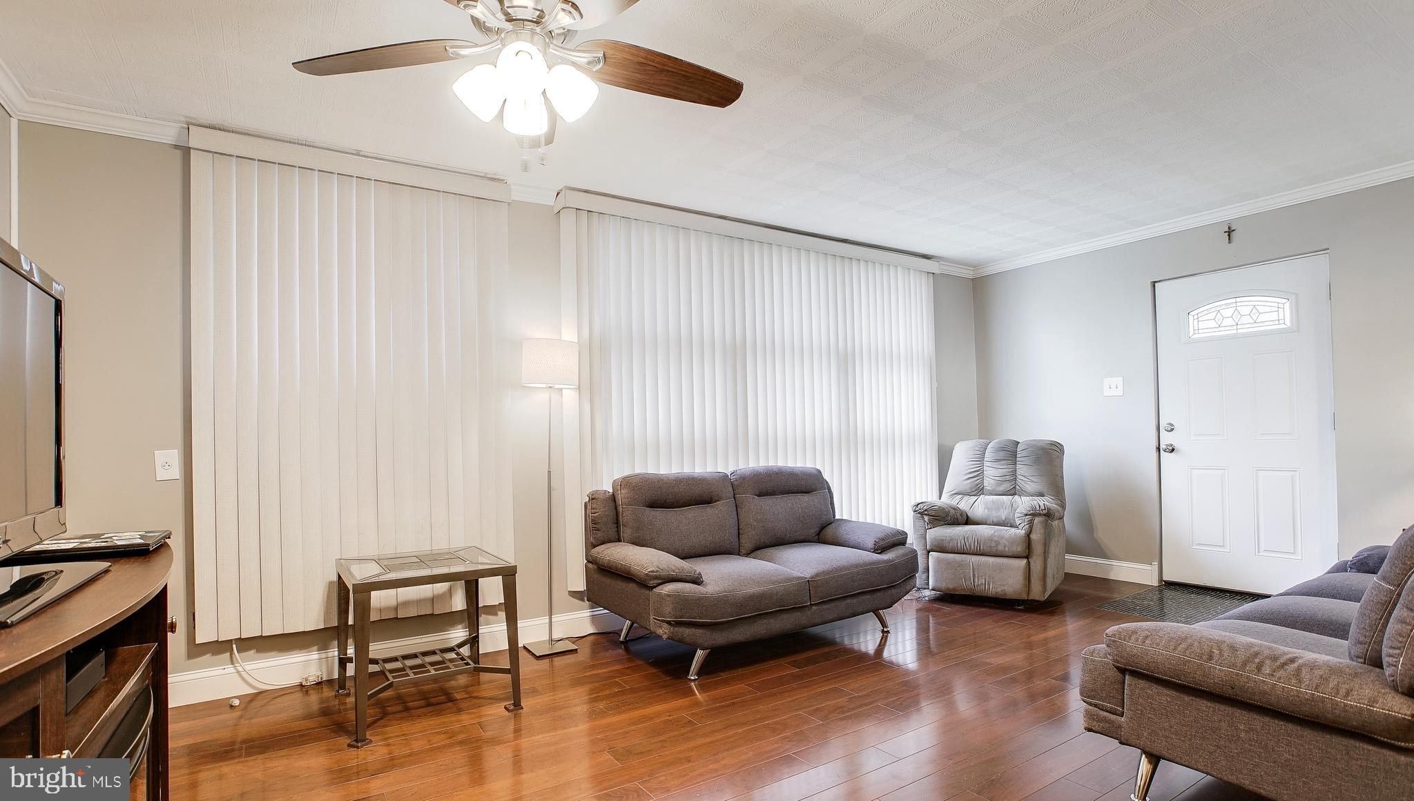 739 Colebrook Road Philadelphia, PA 19115 - Photo 3 of 23 Gallery Image 3