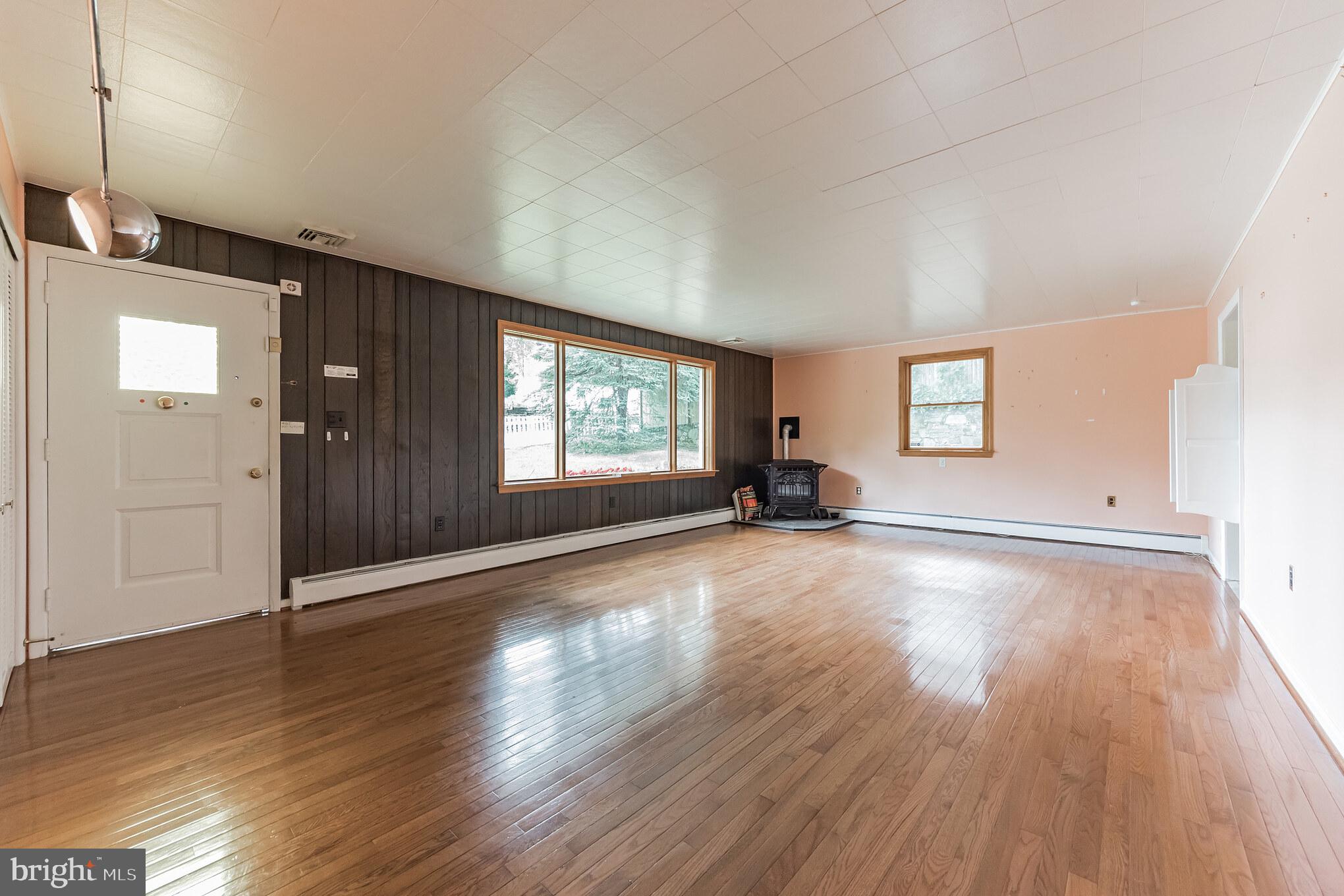 6910 Cliff Road Philadelphia, PA 19128 - Photo 7 of 31