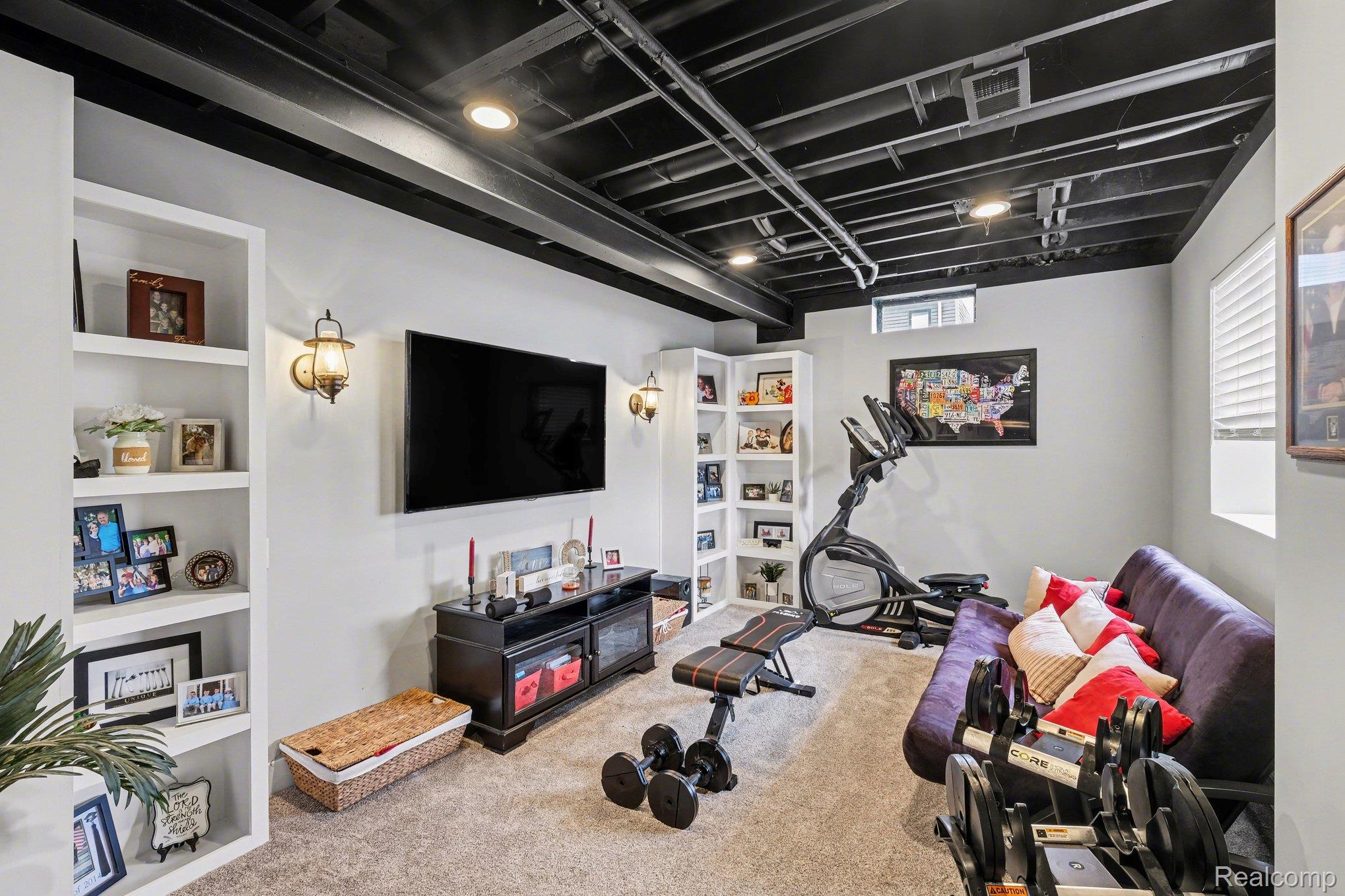 9084 Copper Ridge Drive Davison, MI 48423 - Photo 36 of 42 Exercise area featuring carpet