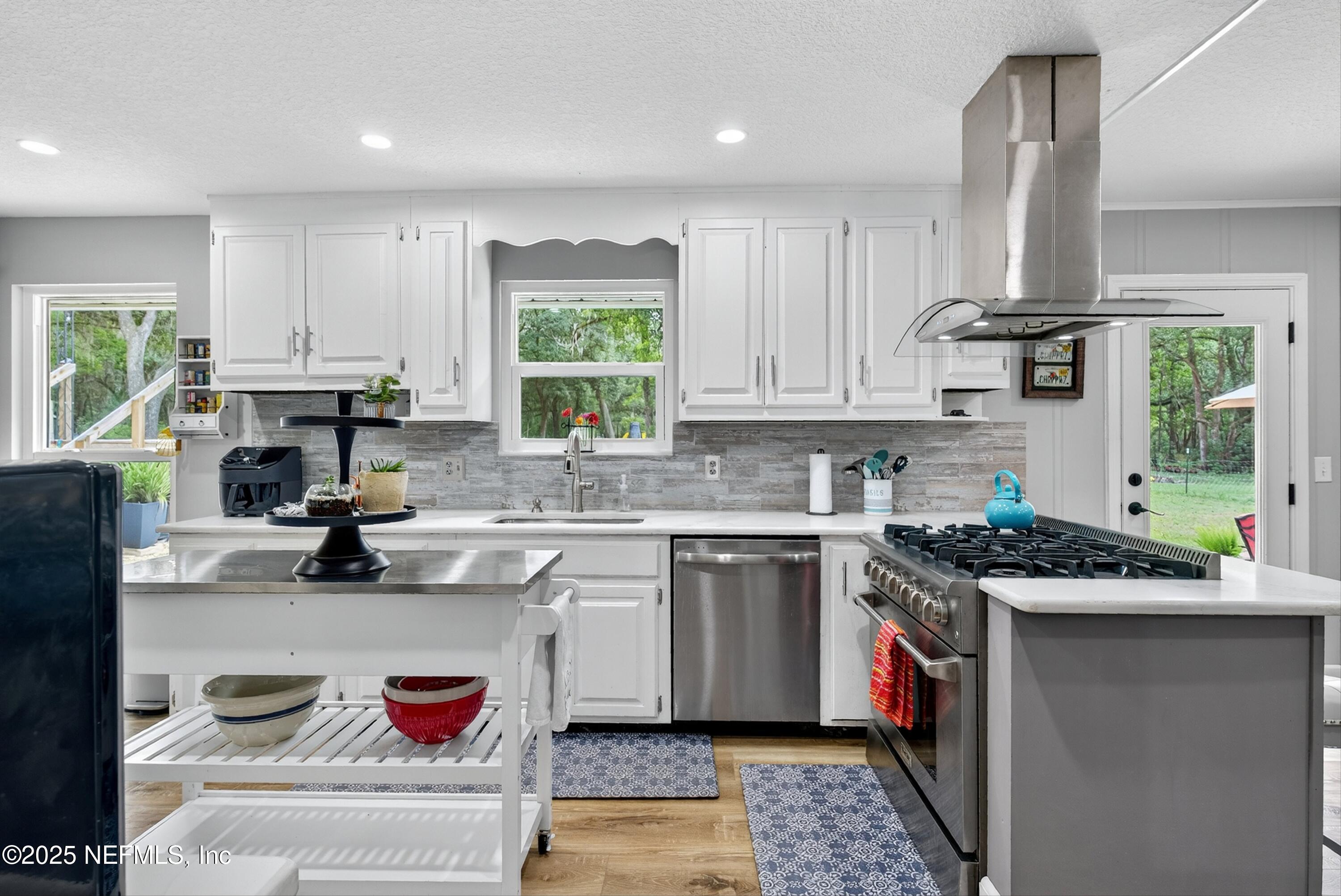 6049 Taylor Road Jacksonville, FL 32234 - Photo 2 of 60 Kitchen