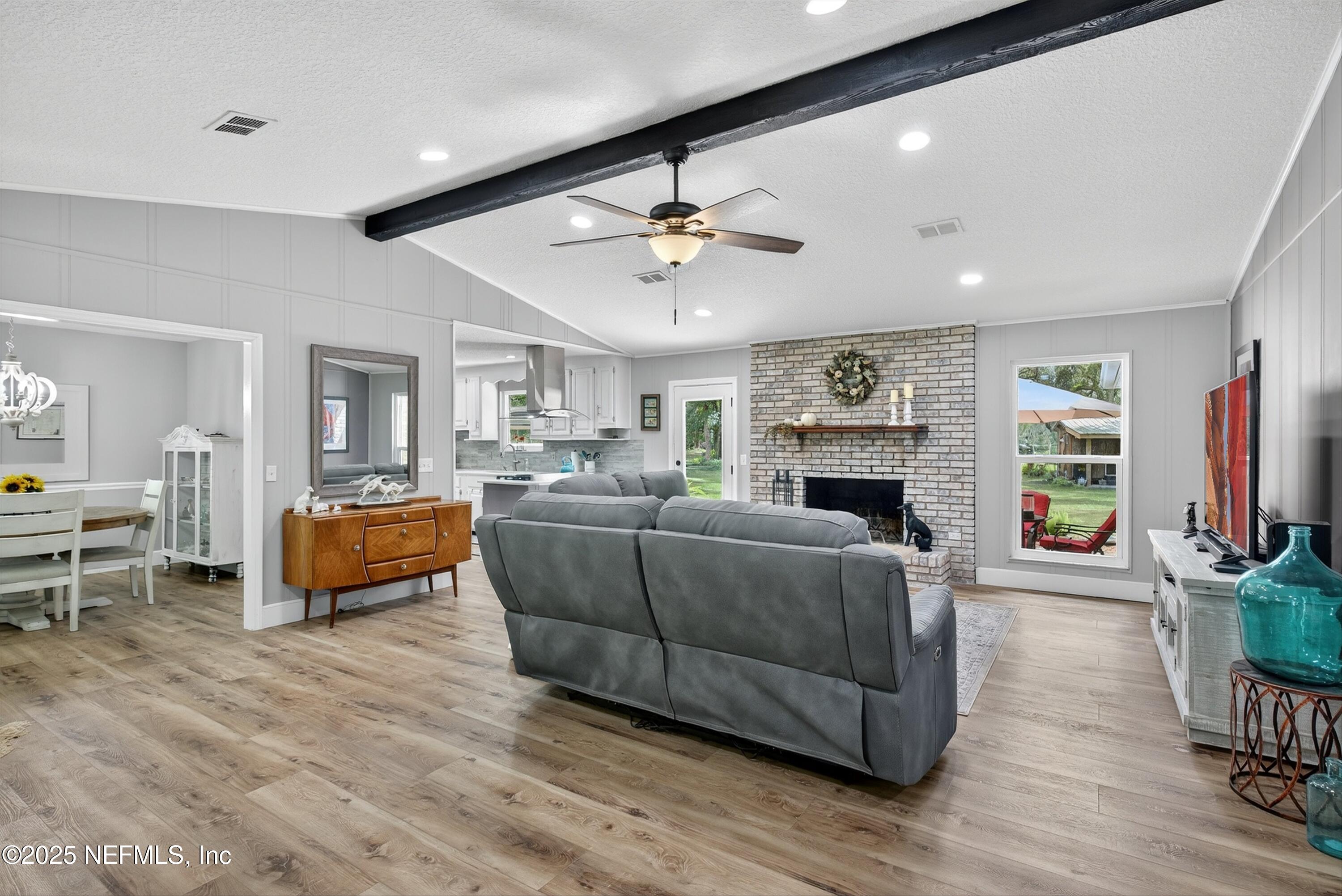 6049 Taylor Road Jacksonville, FL 32234 - Photo 3 of 60 Living area