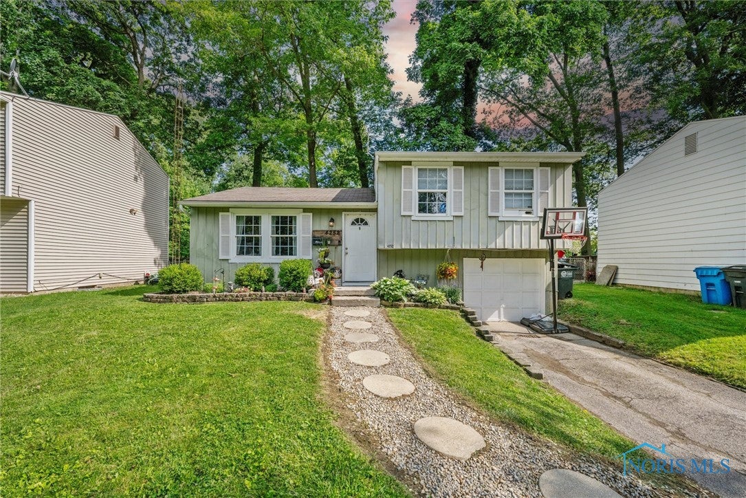 4252 Foxchapel Road Toledo, OH 43607 - Photo 1 of 29 Gallery Image 1