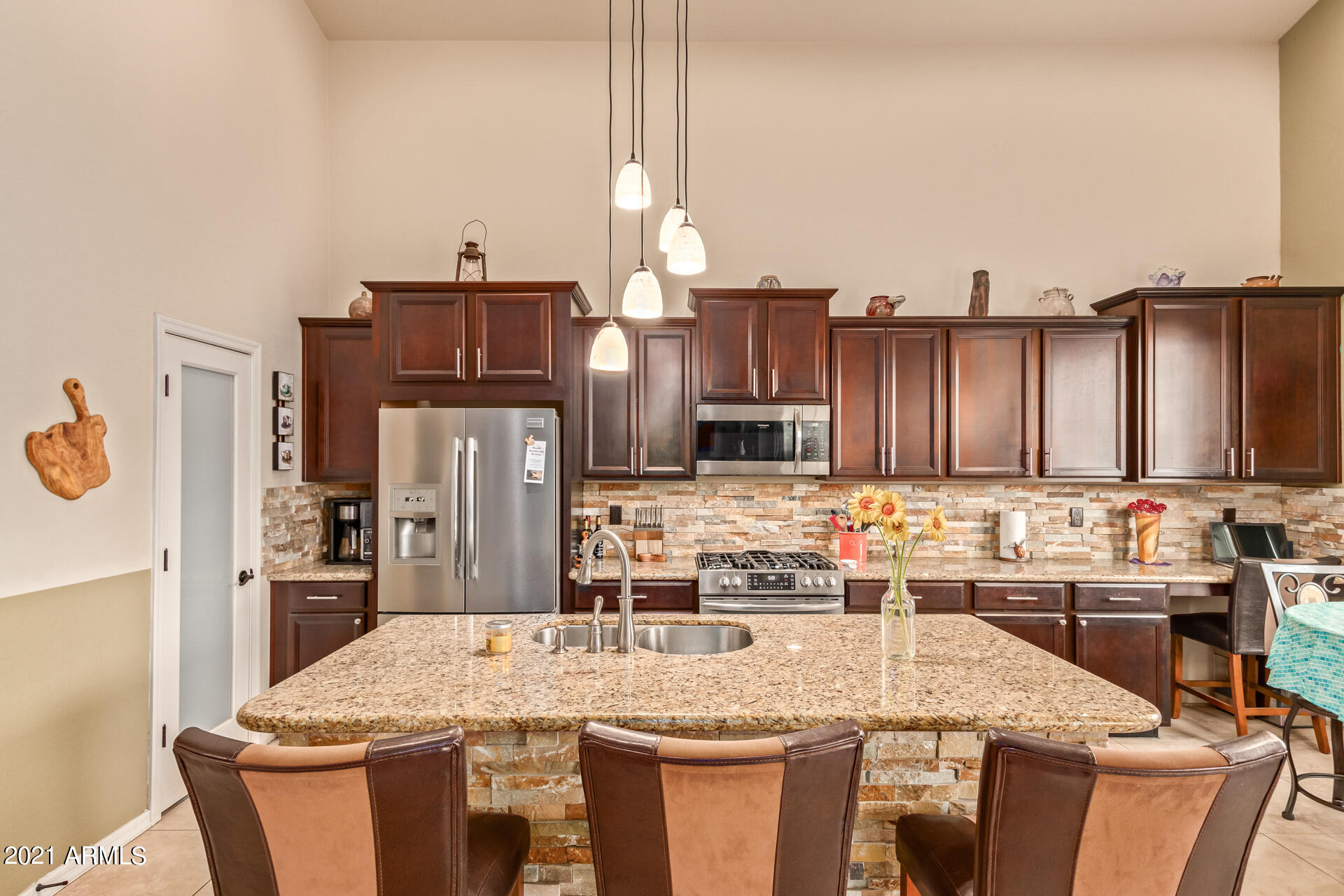 315 East Summerside Road Phoenix, AZ 85042 - Photo 23 of 49 Kitchen