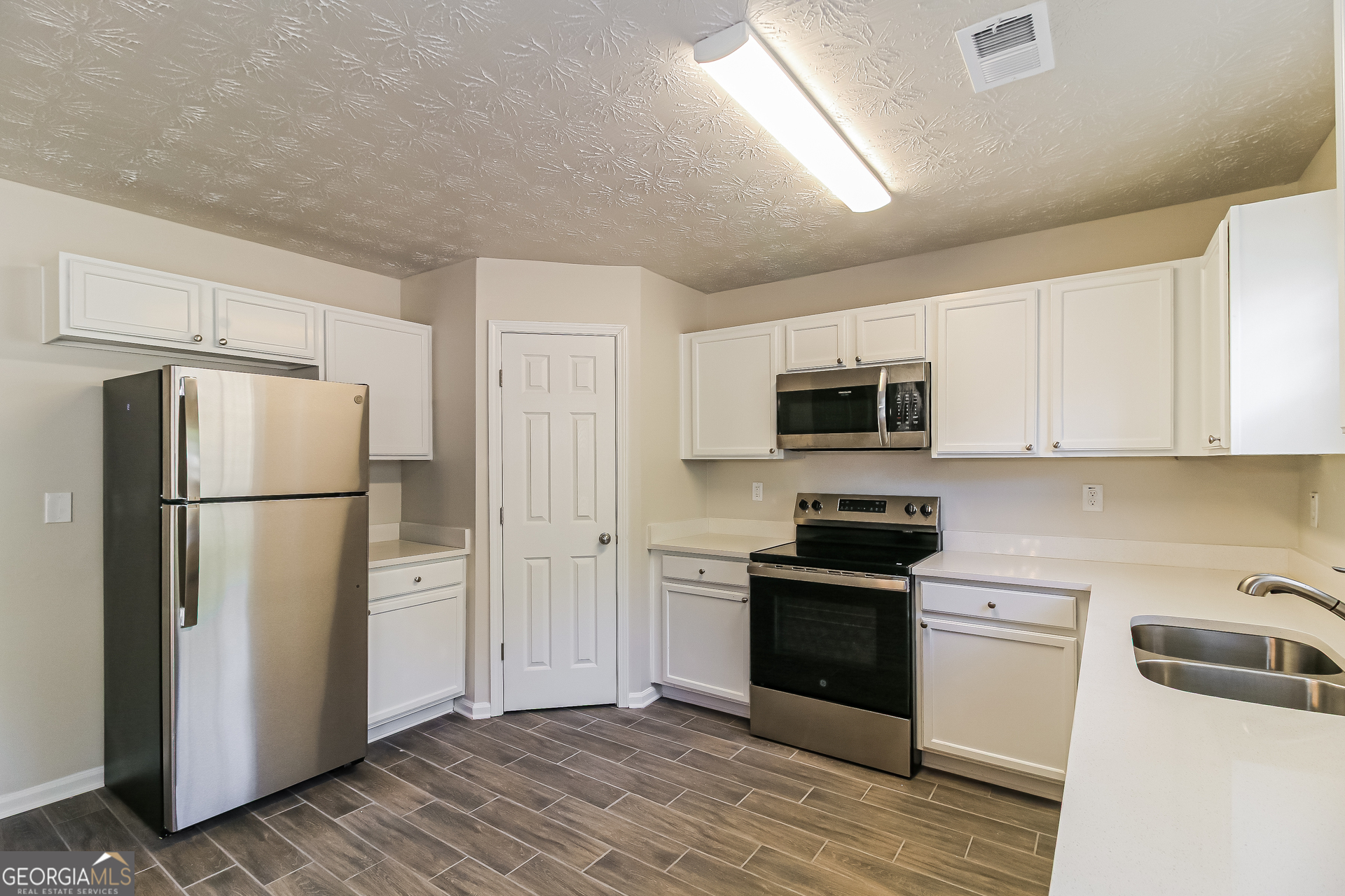 263 Millstone Drive Hampton, GA 30228 - Photo 6 of 17