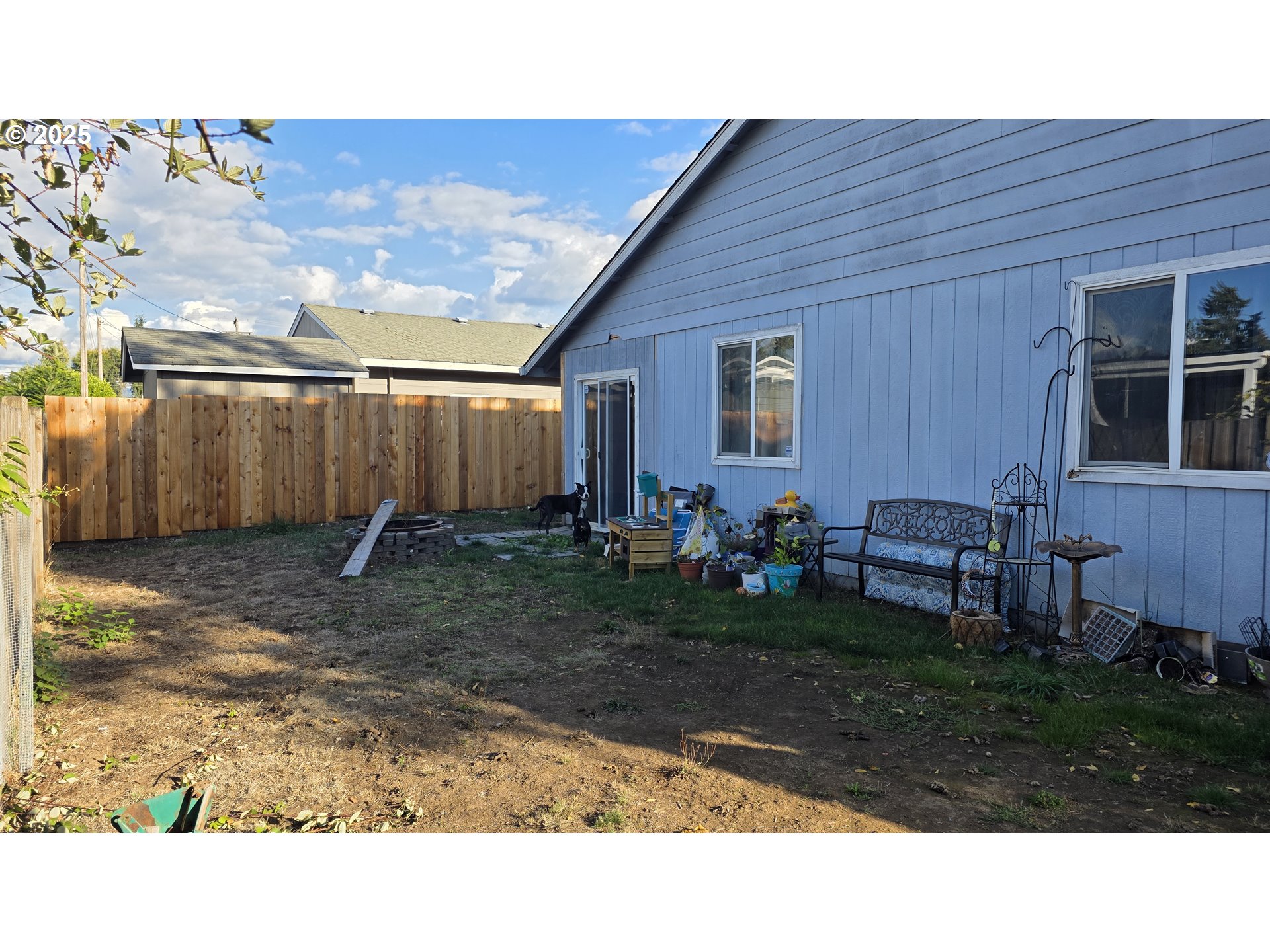 676 58th Street Springfield, OR 97478 - Photo 23 of 30 a backyard of a house