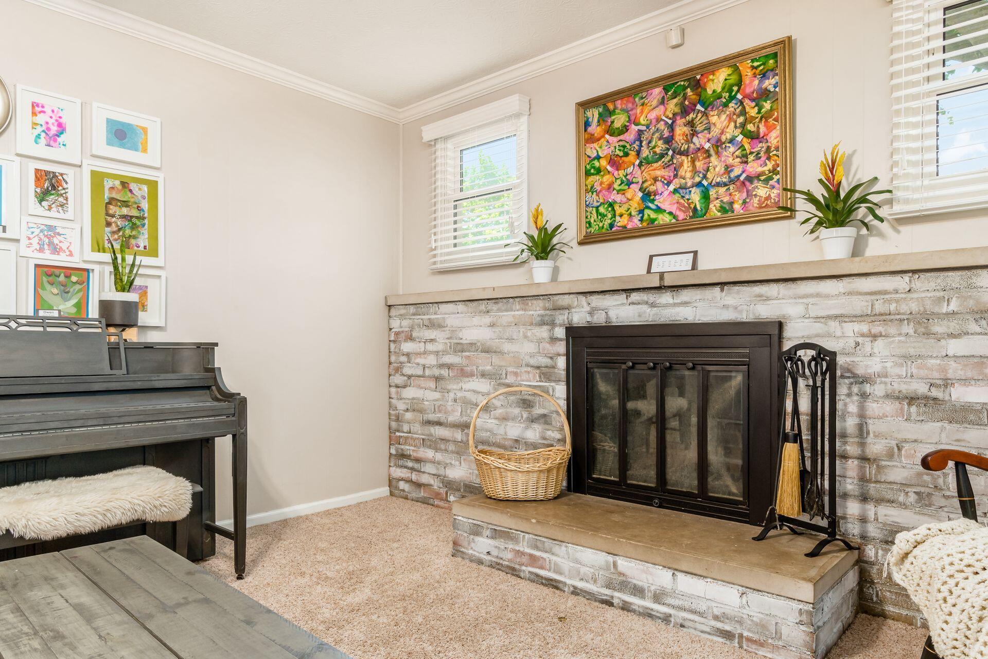 1480 Windham Road Columbus, OH 43220 - Photo 36 of 79 Family room
