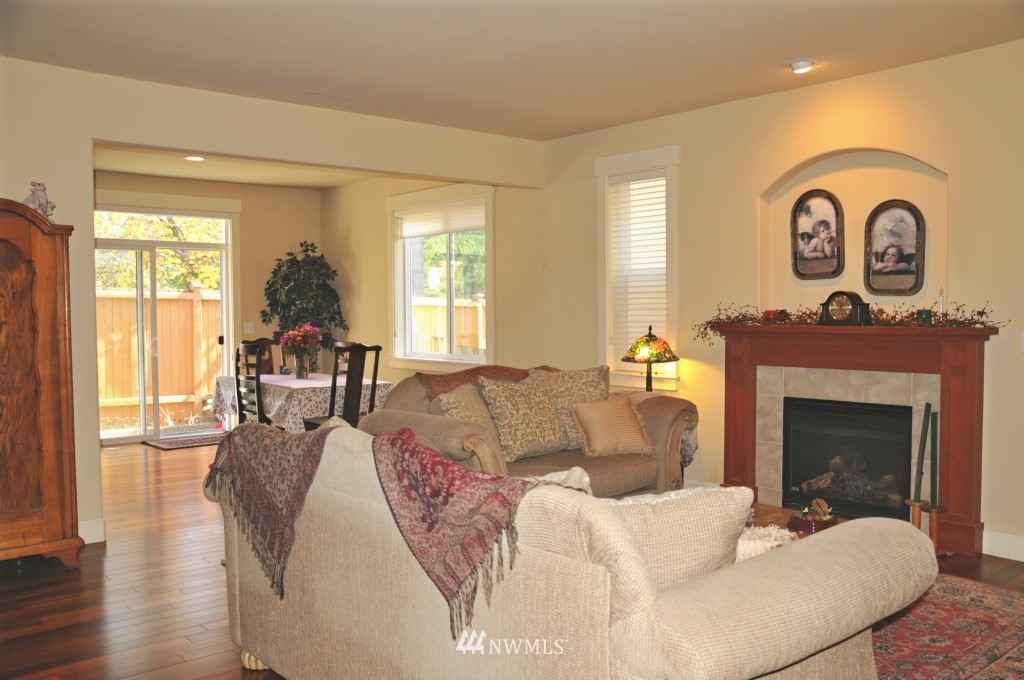 22713 44th Drive Southeast Bothell, WA 98021 - Photo 4 of 14 Gallery Image 4