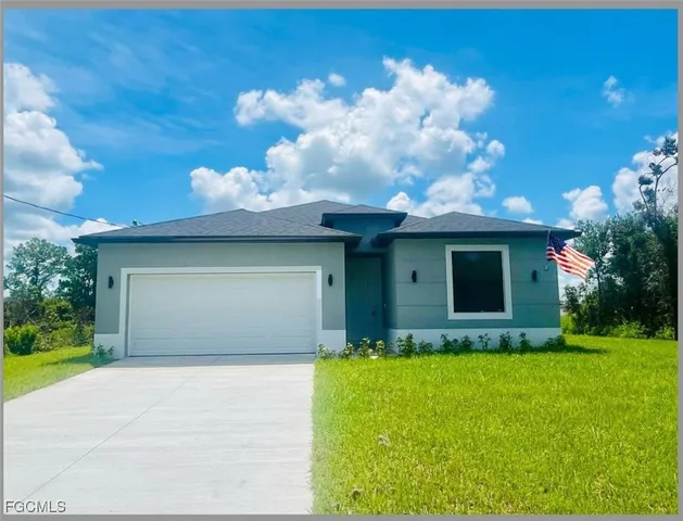 $359,900 | 8045 Oakleaf Circle, LaBelle, FL 33935