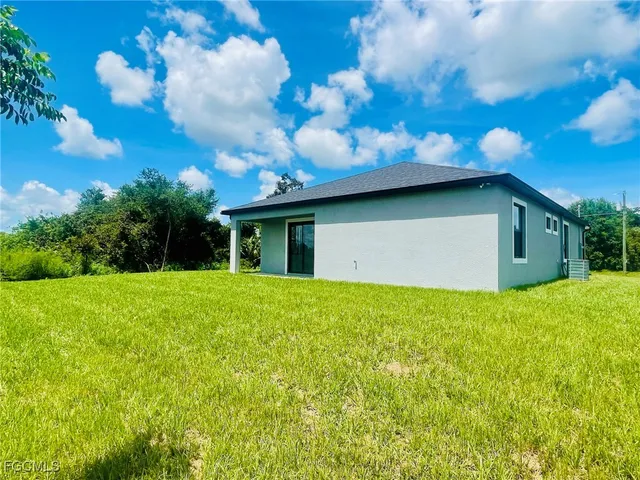 $359,900 | 8045 Oakleaf Circle, LaBelle, FL 33935