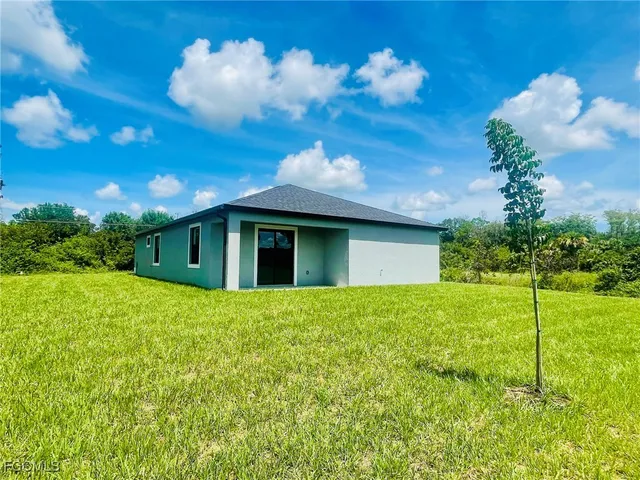 $359,900 | 8045 Oakleaf Circle, LaBelle, FL 33935