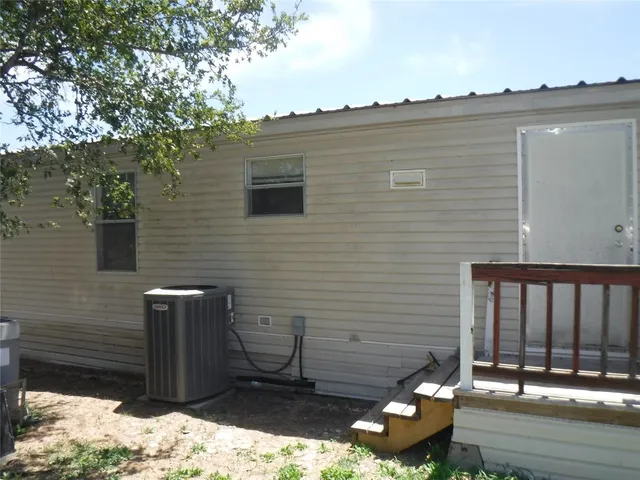 $550,000 | 110 Settlers Trail, Elgin, TX 78621