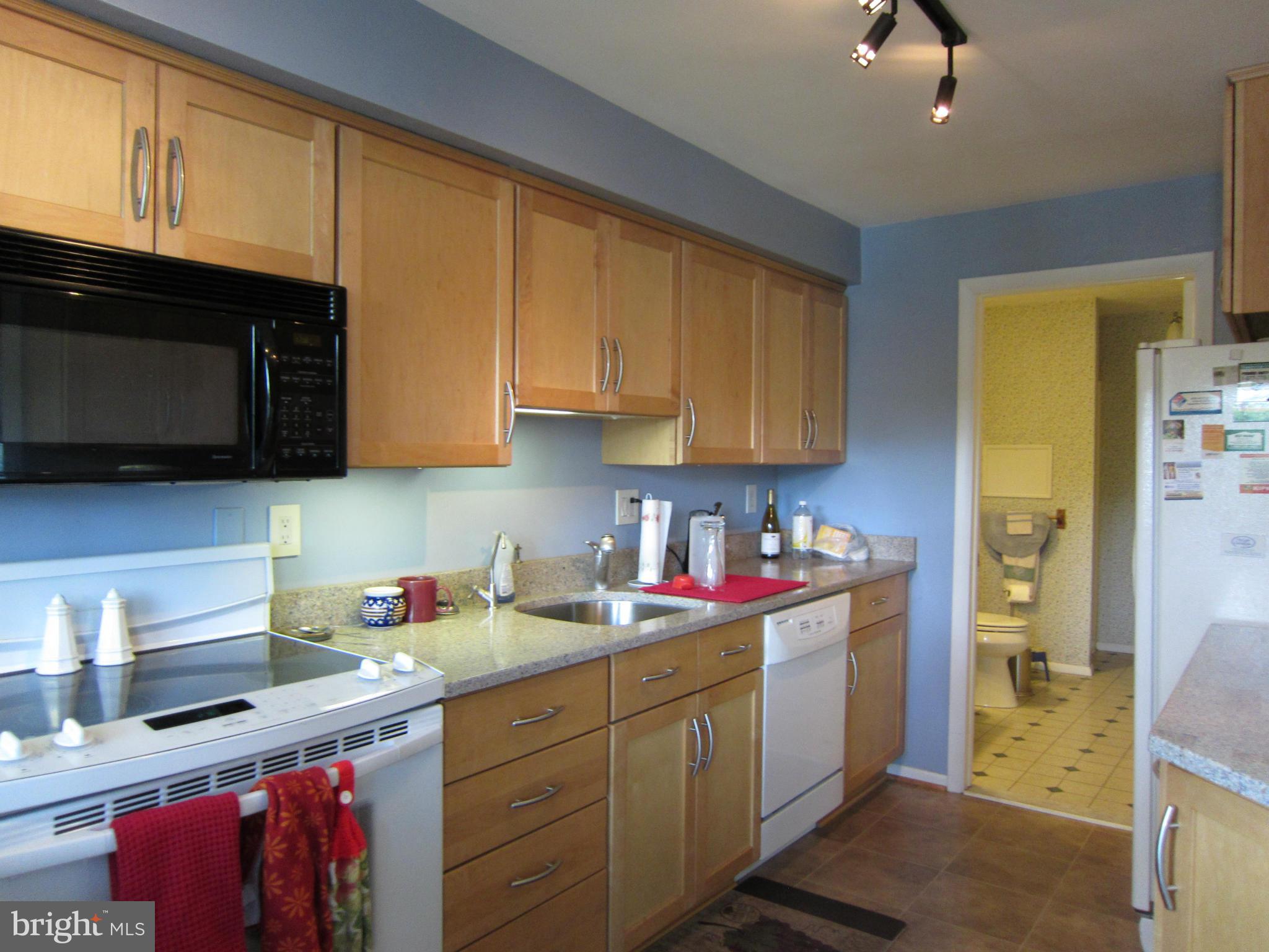 508 Riverside Drive Pasadena, MD 21122 - Photo 13 of 30 Kitchen