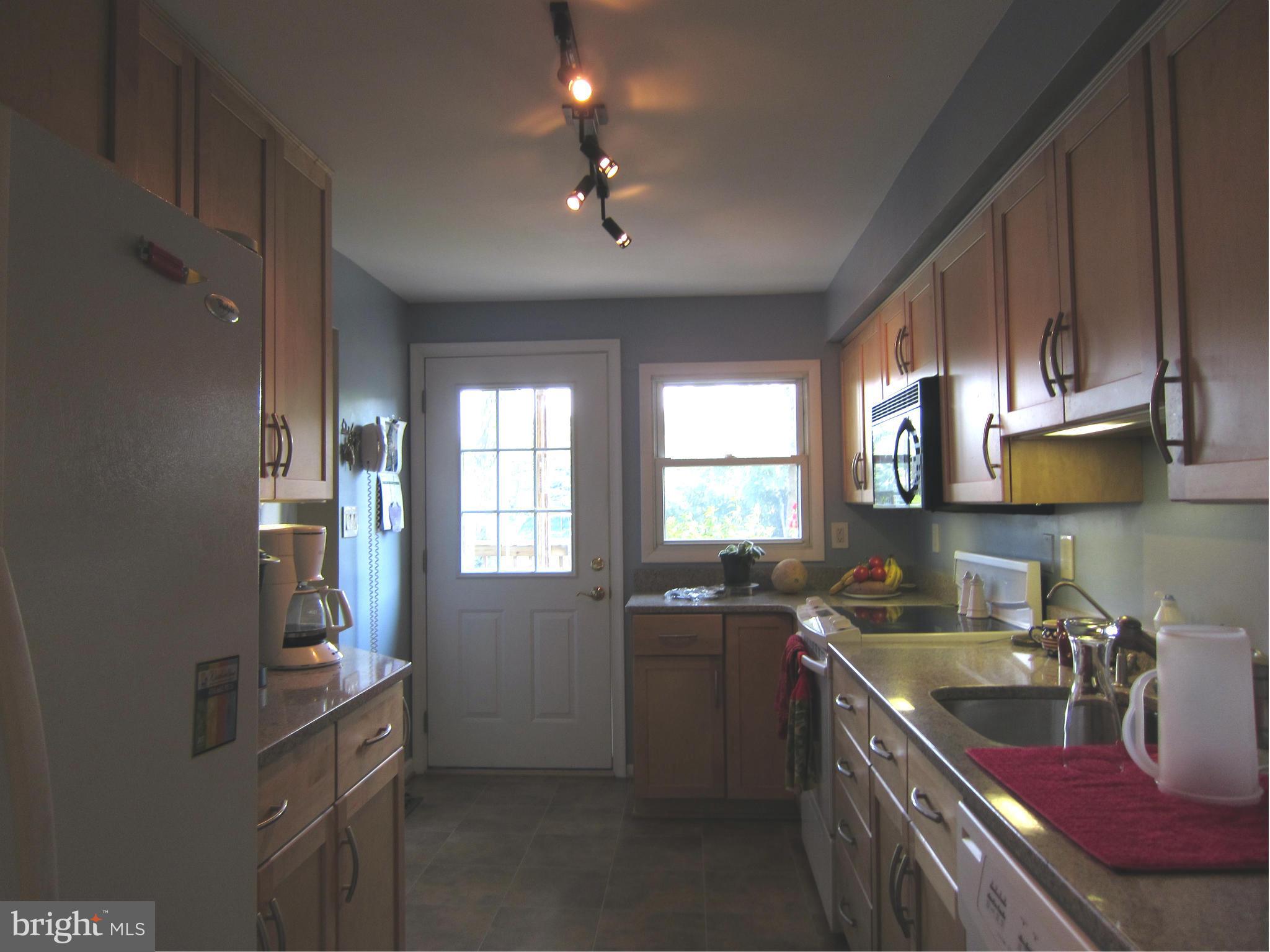 508 Riverside Drive Pasadena, MD 21122 - Photo 14 of 30 Kitchen