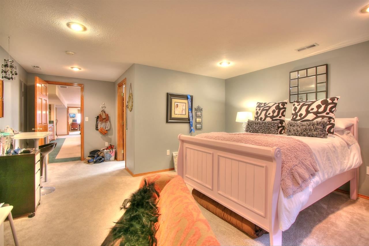 1016 East Hawk Court Spokane, WA 99208 - Photo 16 of 20 Gallery Image 16