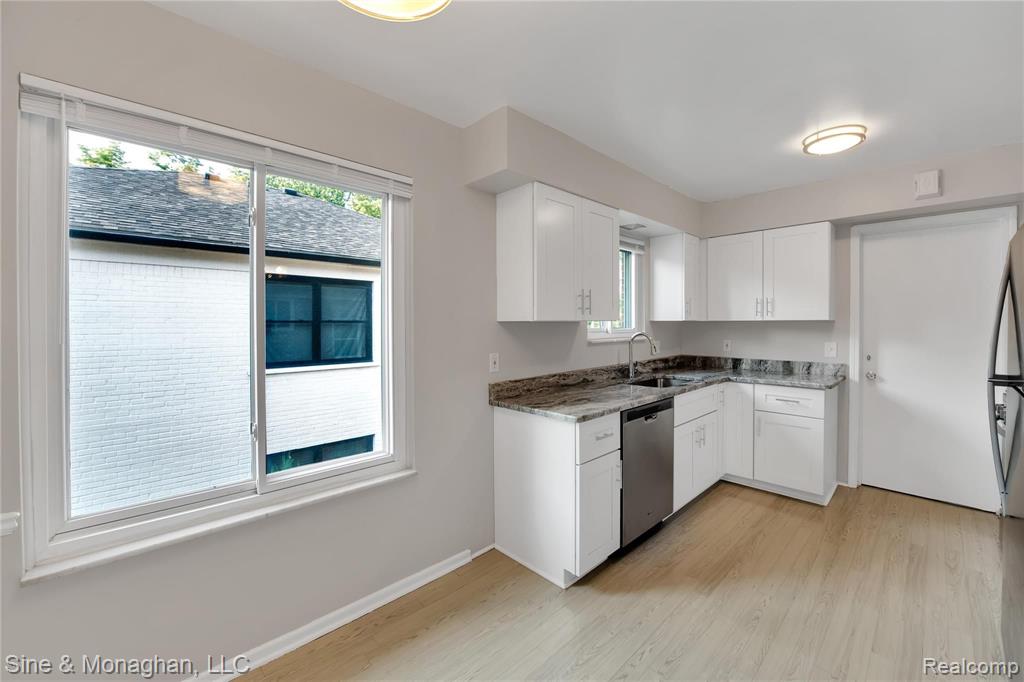791 Harcourt Road Grosse Pointe, MI 48230 - Photo 4 of 40