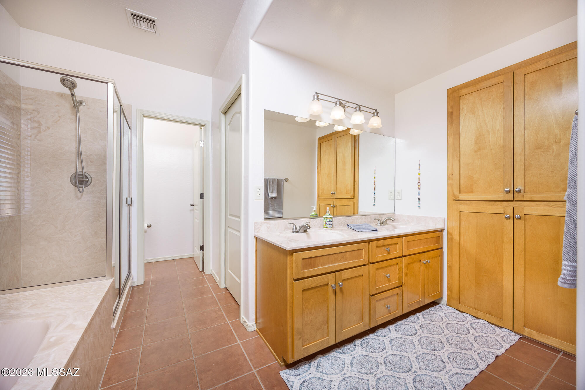3203 West Thunder Pass Road Benson, AZ 85602 - Photo 13 of 35 Primary bath