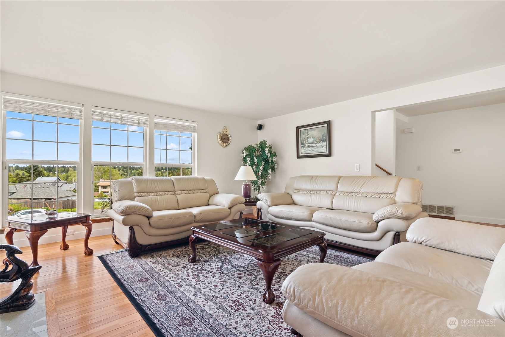 15816 140th Court Southeast Renton, WA 98058 - Photo 4 of 37 Gallery Image 4