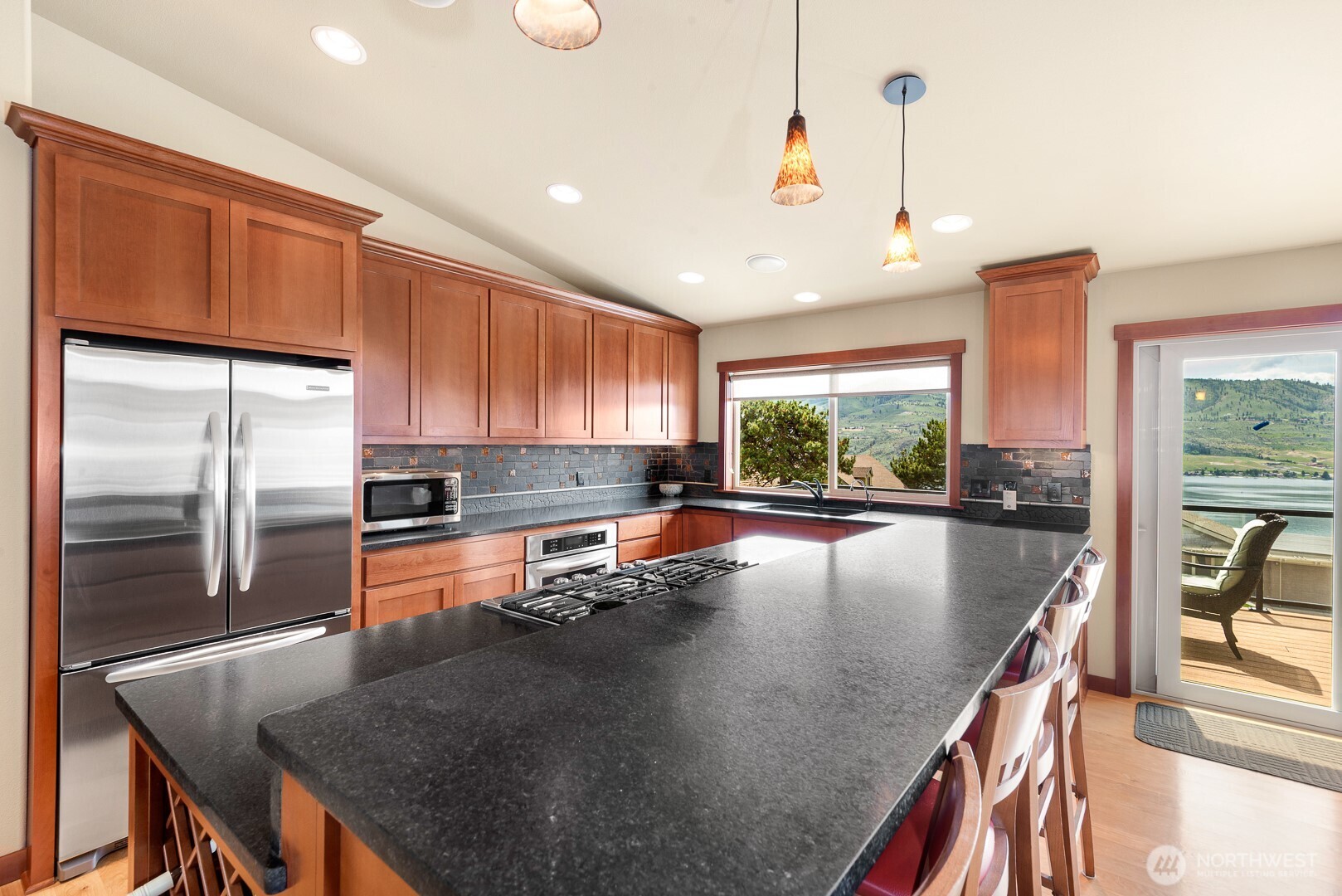 205 Butte Road Chelan, WA 98816 - Photo 2 of 37 Gallery Image 2