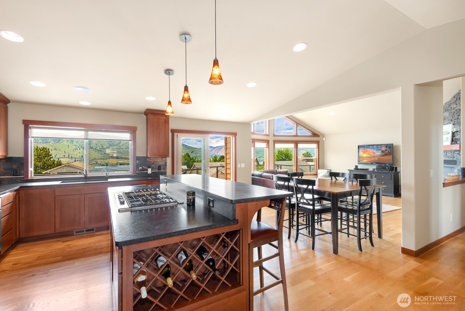 205 Butte Road Chelan, WA 98816 - Photo 3 of 37 Gallery Image 3