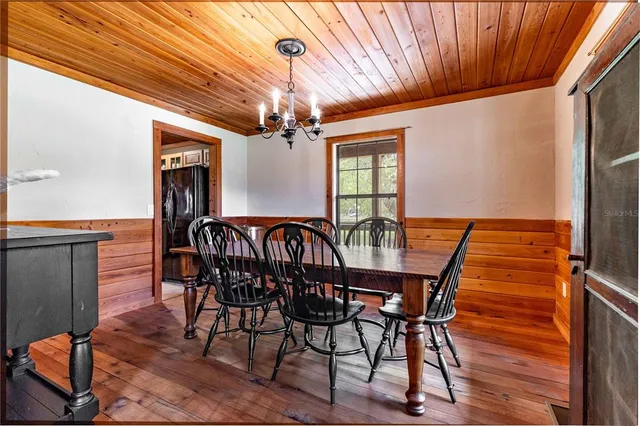 a bathroom with a bathtub and toilet