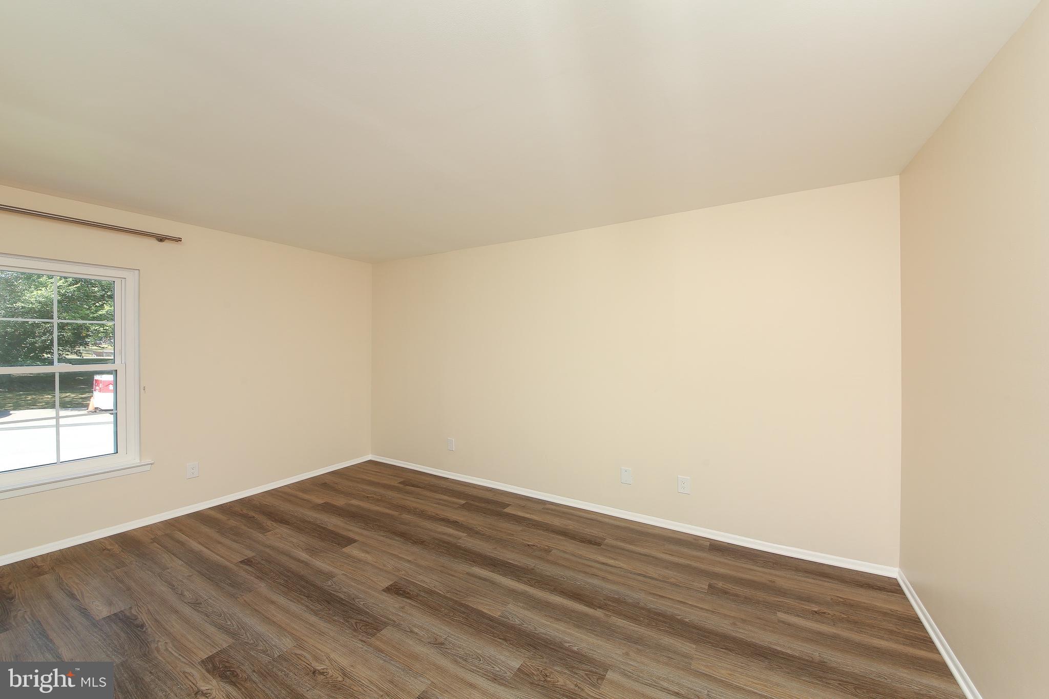 463 Old Forge Crossing, Unit 463 Devon, PA 19333 - Photo 11 of 35 Owner's bedroom