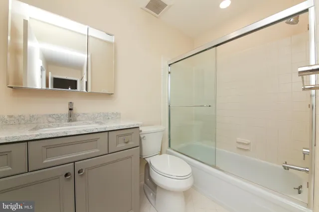 $289,999 | 463 Old Forge Crossing, Unit 463, Devon, PA 19333