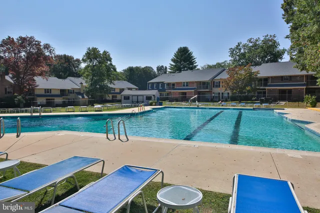 $289,999 | 463 Old Forge Crossing, Unit 463, Devon, PA 19333