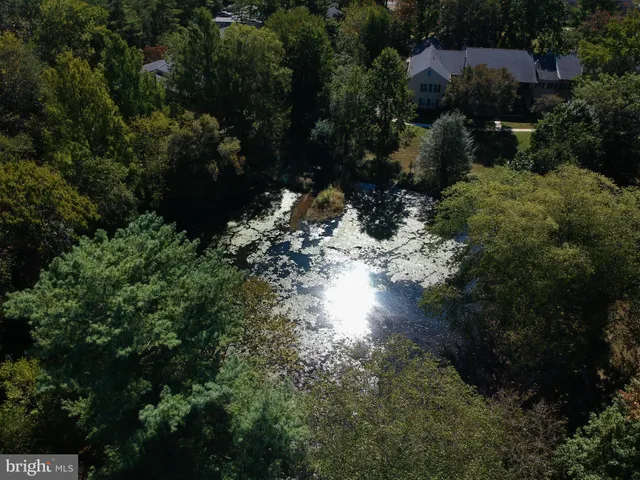 $289,999 | 463 Old Forge Crossing, Unit 463, Devon, PA 19333