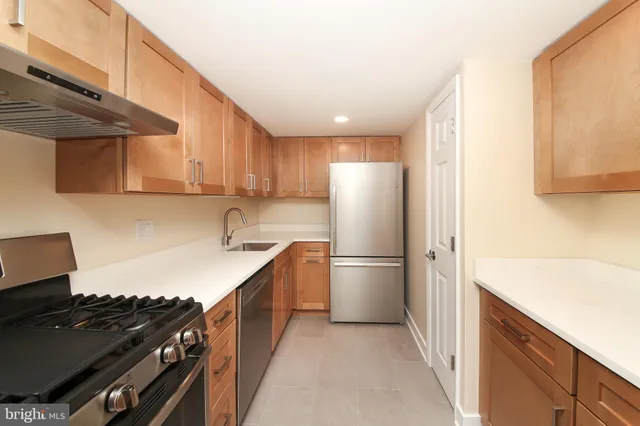 $289,999 | 463 Old Forge Crossing, Unit 463, Devon, PA 19333